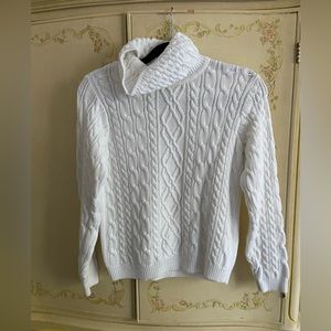 Jeanne Pierre white chunky knit turtleneck. Size small petite.